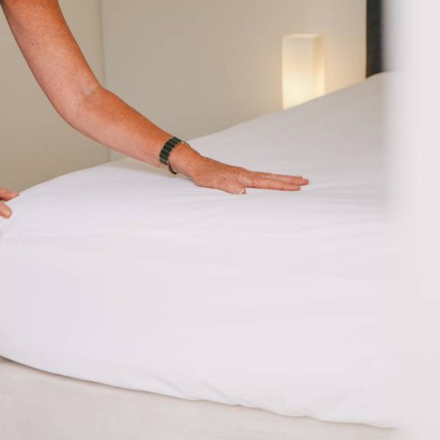 Conni Micro-Plush - Double Waterproof Fitted Sheet