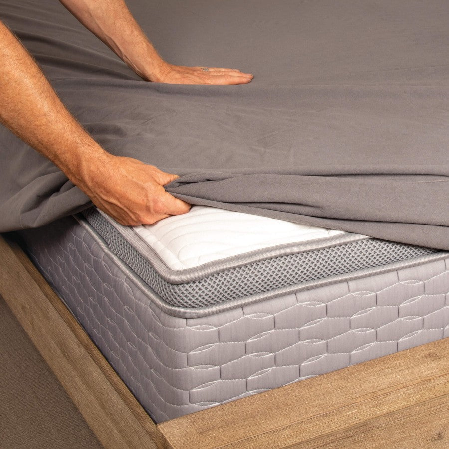 Conni Micro-Plush - Single Waterproof Fitted Sheet